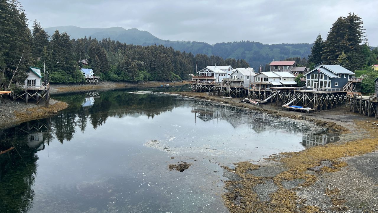 Seldovia boardwalk homes