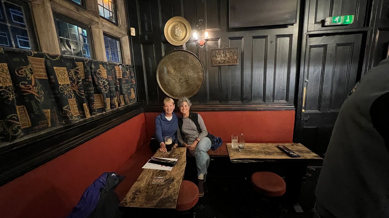 Pub Girls @ the Red Lion