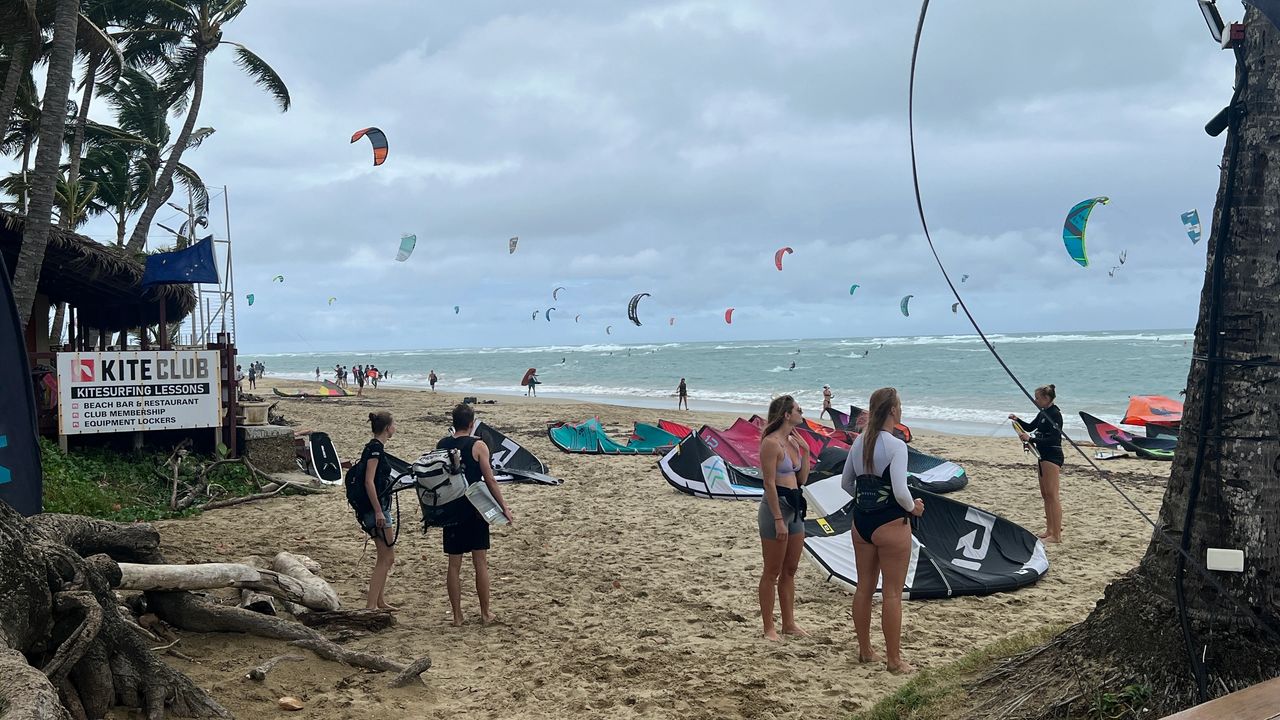 Kites at Kite Club Kite Beach