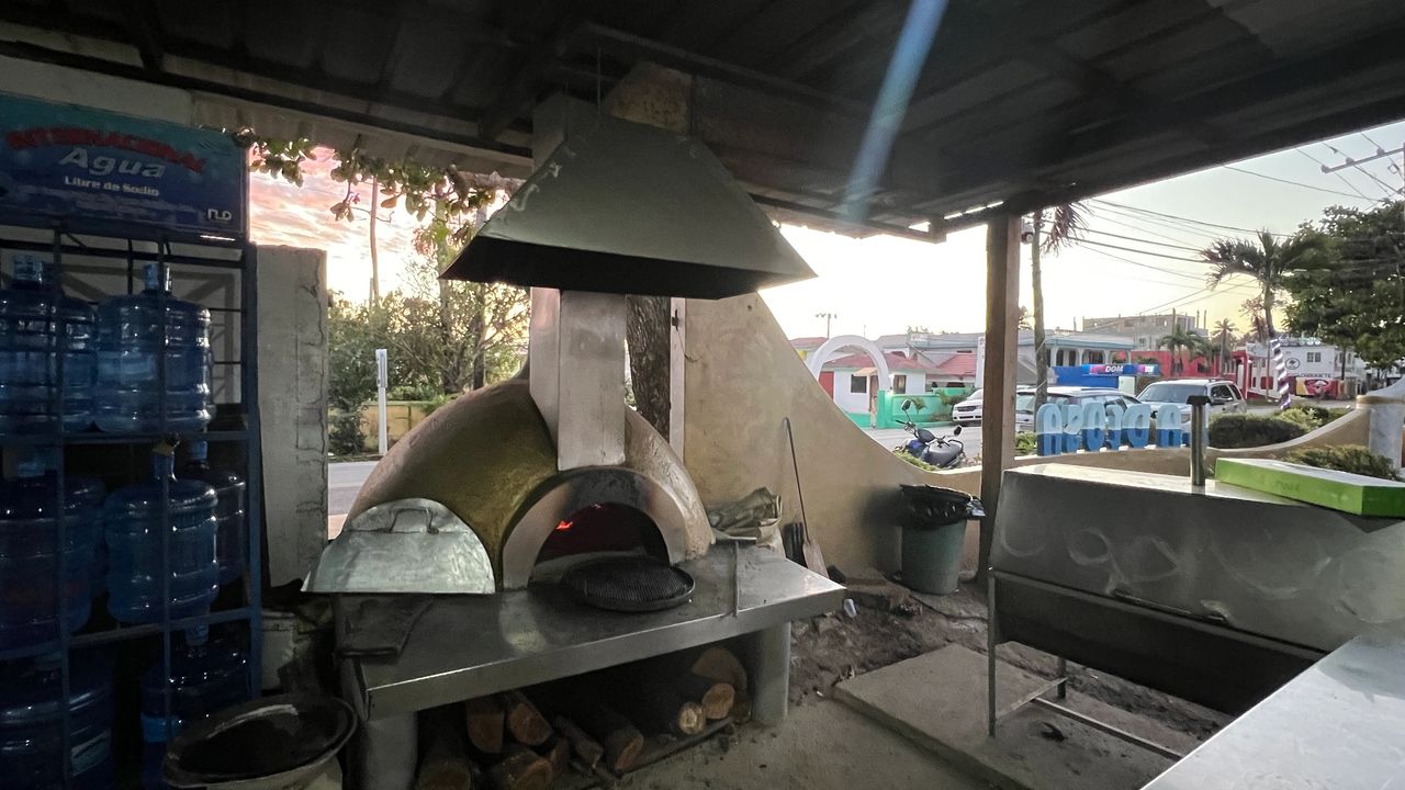 Pizza oven