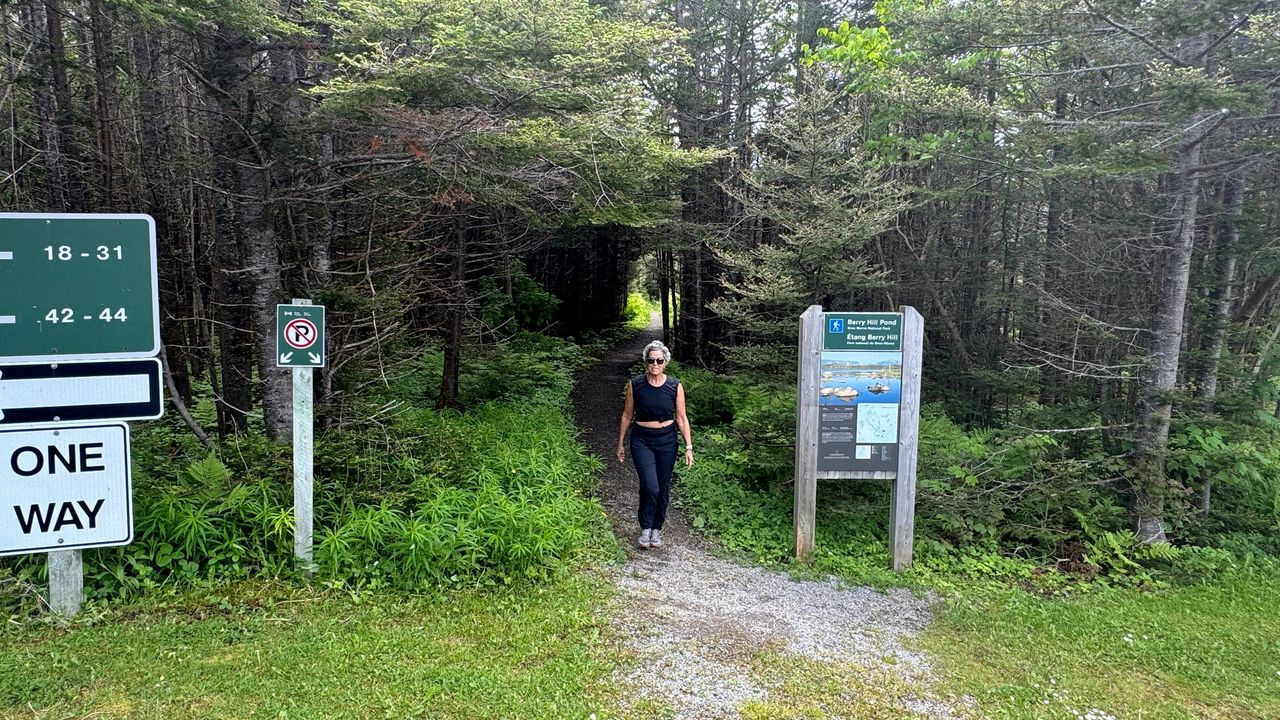 Berry Pond Trailhead