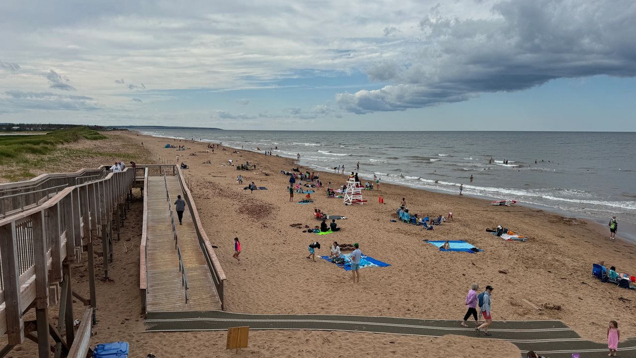 Cavendish Beach, Not so pretty :(