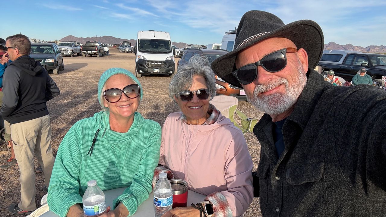 Music and Friends @ Escapee's Party