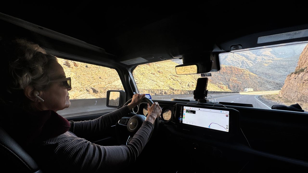 Yoli rollin down the Interstate